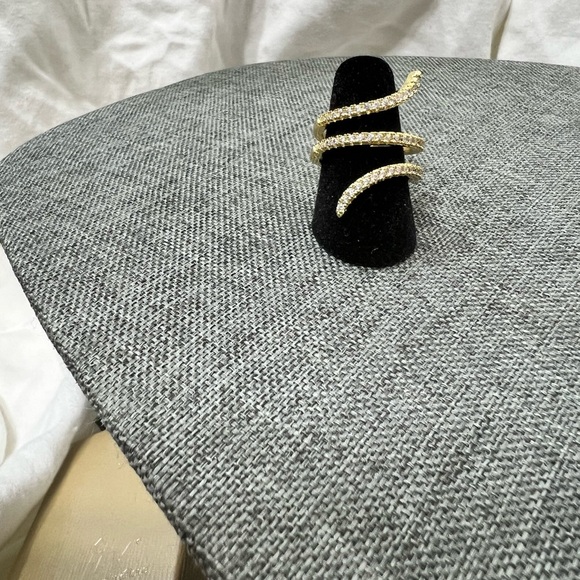 Fashion Jewelry Ladys Ring Adjust To Fit. CZ Stone Wrapped In Front. Sty… - Picture 2 of 9